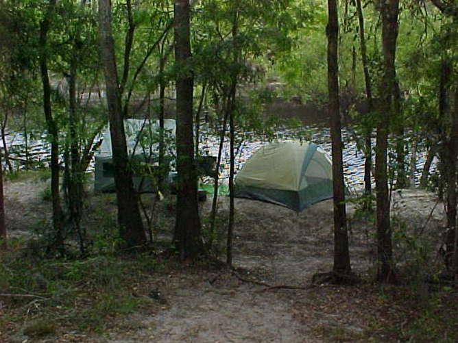 tentcamp camping by river
