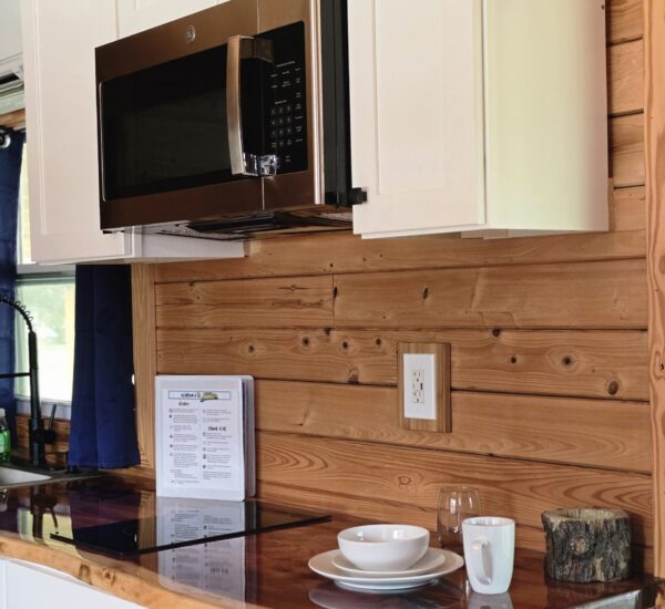 cabin-kitchenette